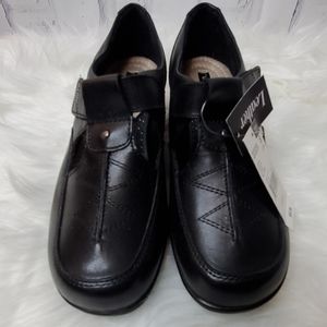 Thom McAn Shoes NWT